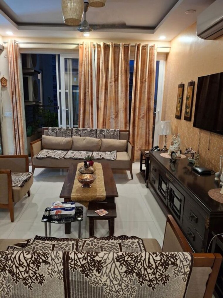 Living Room, tulip-violet 4 Bedroom 2000 Sq.Ft. Apartment In Sector 69 Gurgaon 10318132