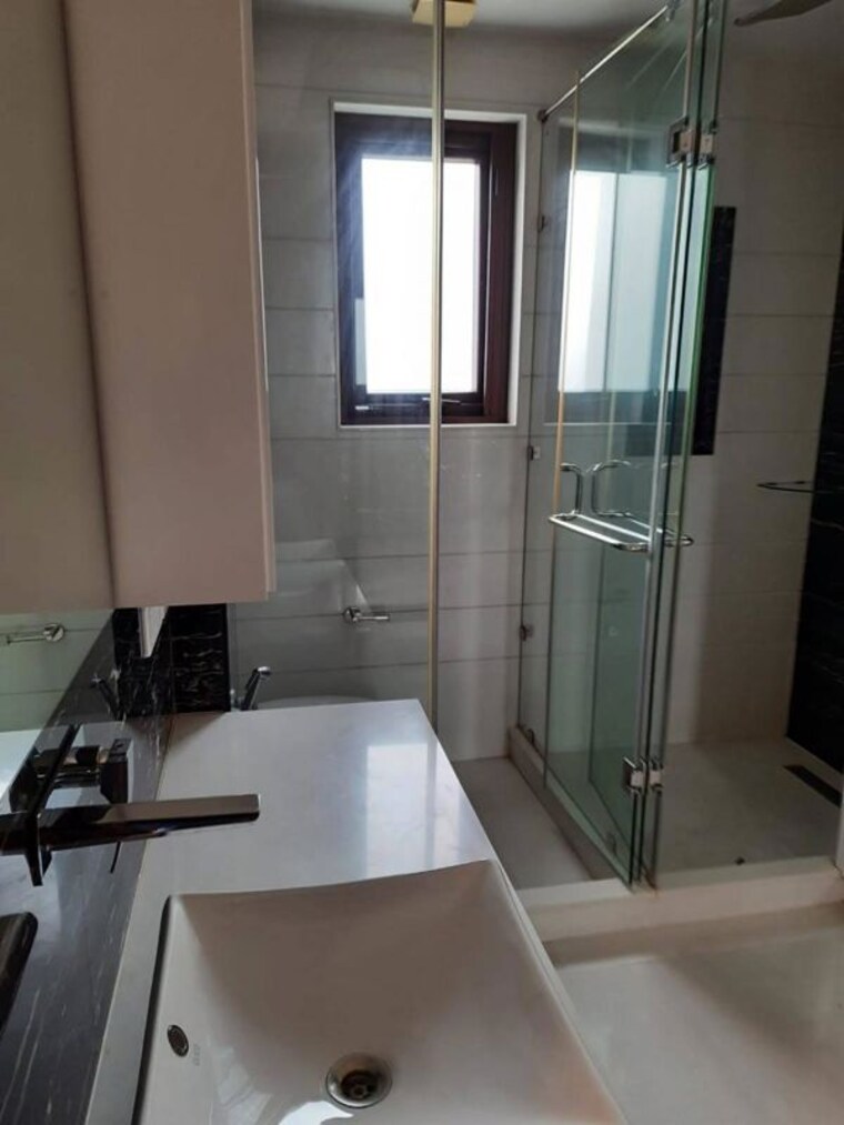 Bathroom, greater kailash i 4 Bedroom 4500 Sq.Ft. Builder Floor In Greater Kailash I Delhi 10318119