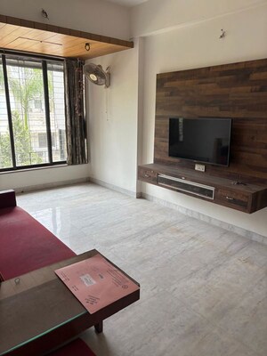 Bedroom in 2.5 BHK Apartment at Bharucha Baug – for Rent