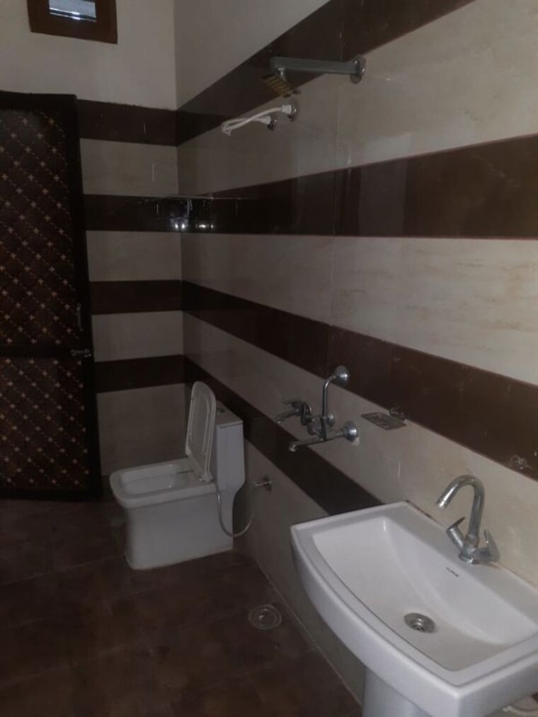 Kitchen, sunny enclave 2 Bedroom 147 Sq.Yd. Builder Floor In Sunny Enclave Mohali 10318187