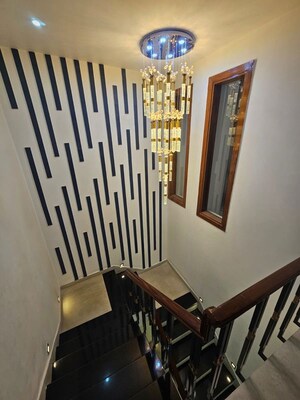 Furnished Amenities in 6+ BHK Independent House at Sushant Lok I – for Sale