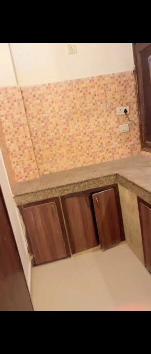 Bedroom in 1 BHK Independent House at Dlf City Phase 3 – for Rent