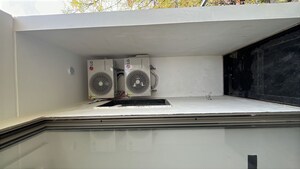 Parking in 4 BHK Builder Floor at Sushant Lok I – for Rent