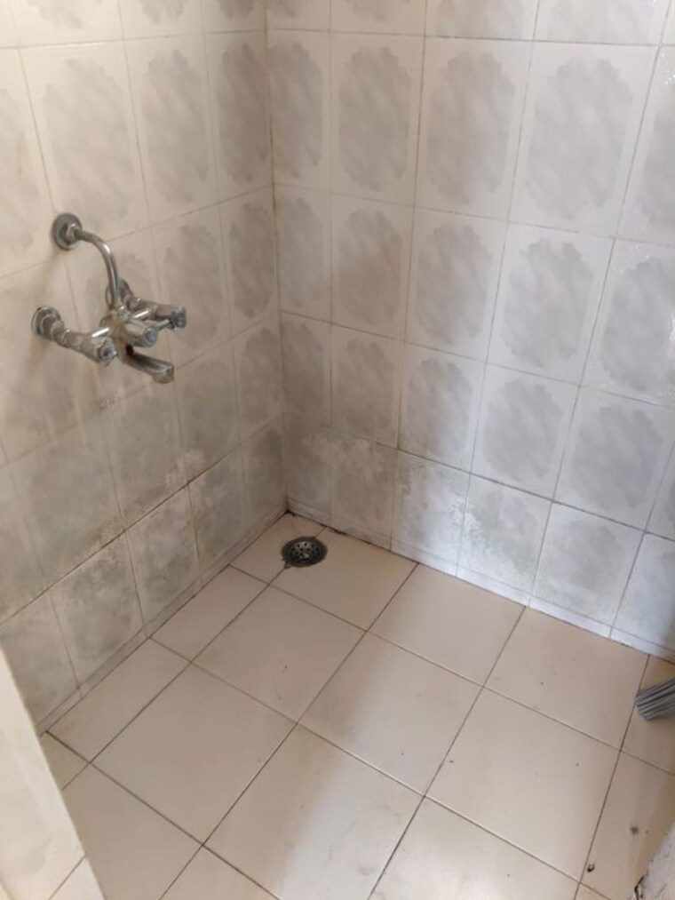 Bathroom, navi peth 2 Bedroom 800 Sq.Ft. Apartment In Navi Peth Pune 10318213