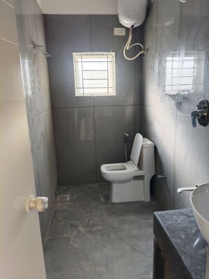 Bathroom in 2 BHK Apartment at Krishna Residency Kadubeesanahalli, Kadubeesanahalli – for Rent