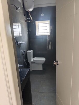 Bathroom in 2 BHK Apartment at Krishna Residency Kadubeesanahalli, Kadubeesanahalli – for Rent