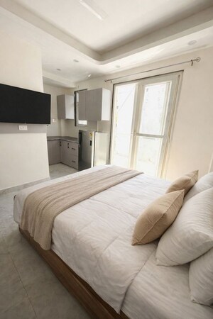 Bedroom in  Pg at Sushant Lok I – for Rent