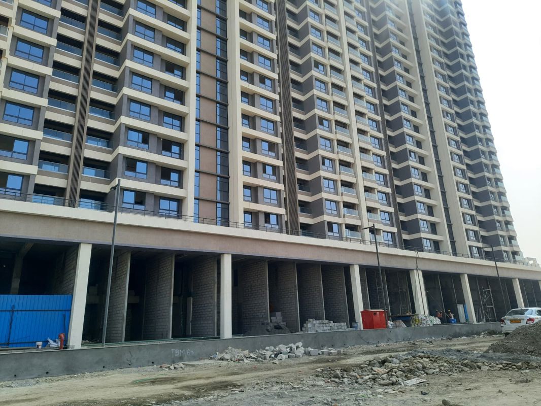 2 BHK + Servant Room,Study Room,Extra Room,Basement,Store Room Apartment For Rent in VTP Sierra