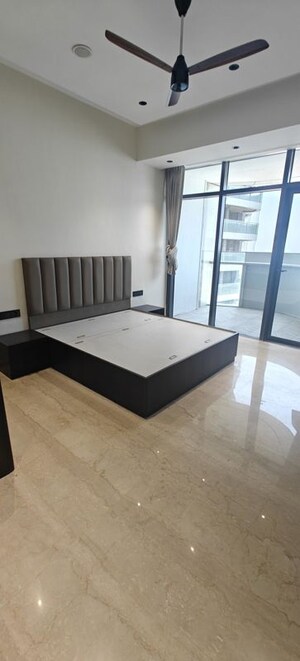 Team Area in 3 BHK Apartment at Omkar 1973, Worli – for Rent