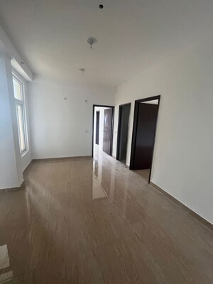 Room in 2 BHK Apartment at The Golden Gate, Mahurali – for Sale