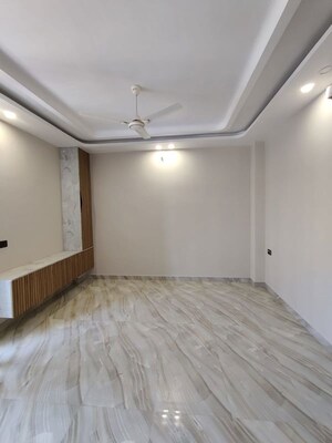 Room in 2 BHK Builder Floor at Dehradun Cantt – for Rent