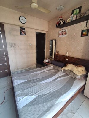 Bedroom in 1.5 BHK Apartment at Borivali East – for Sale