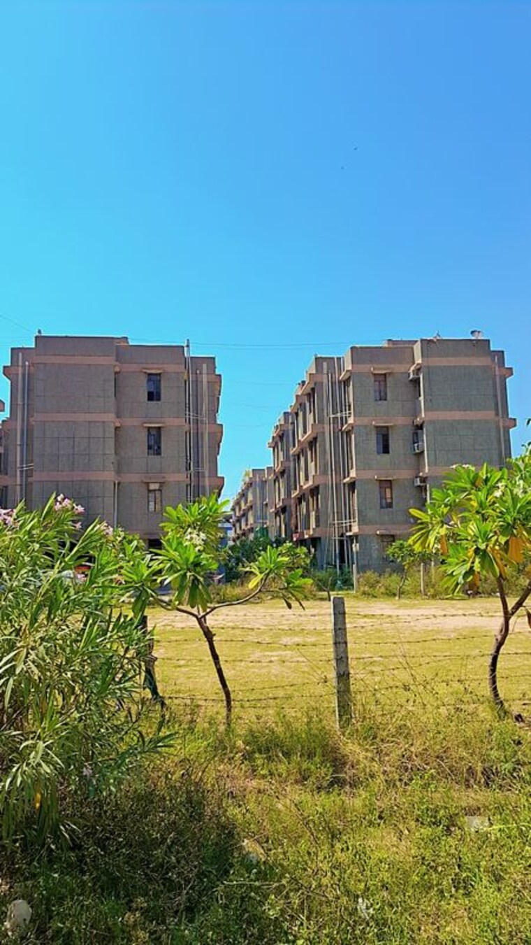 Exterior View, noida extension 1 Bedroom 30 Sq.Mt. Apartment In Noida Extension Greater Noida 10318346