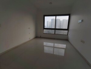 Room in 3 BHK Apartment at Kalpataru Immensa B, Kolshet Road – for Rent