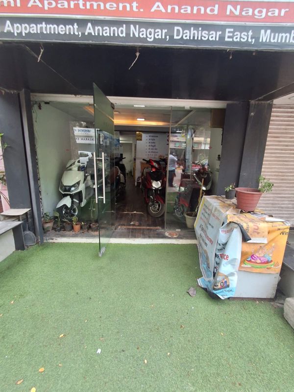 Retail Shop For Sale in Dahisar East