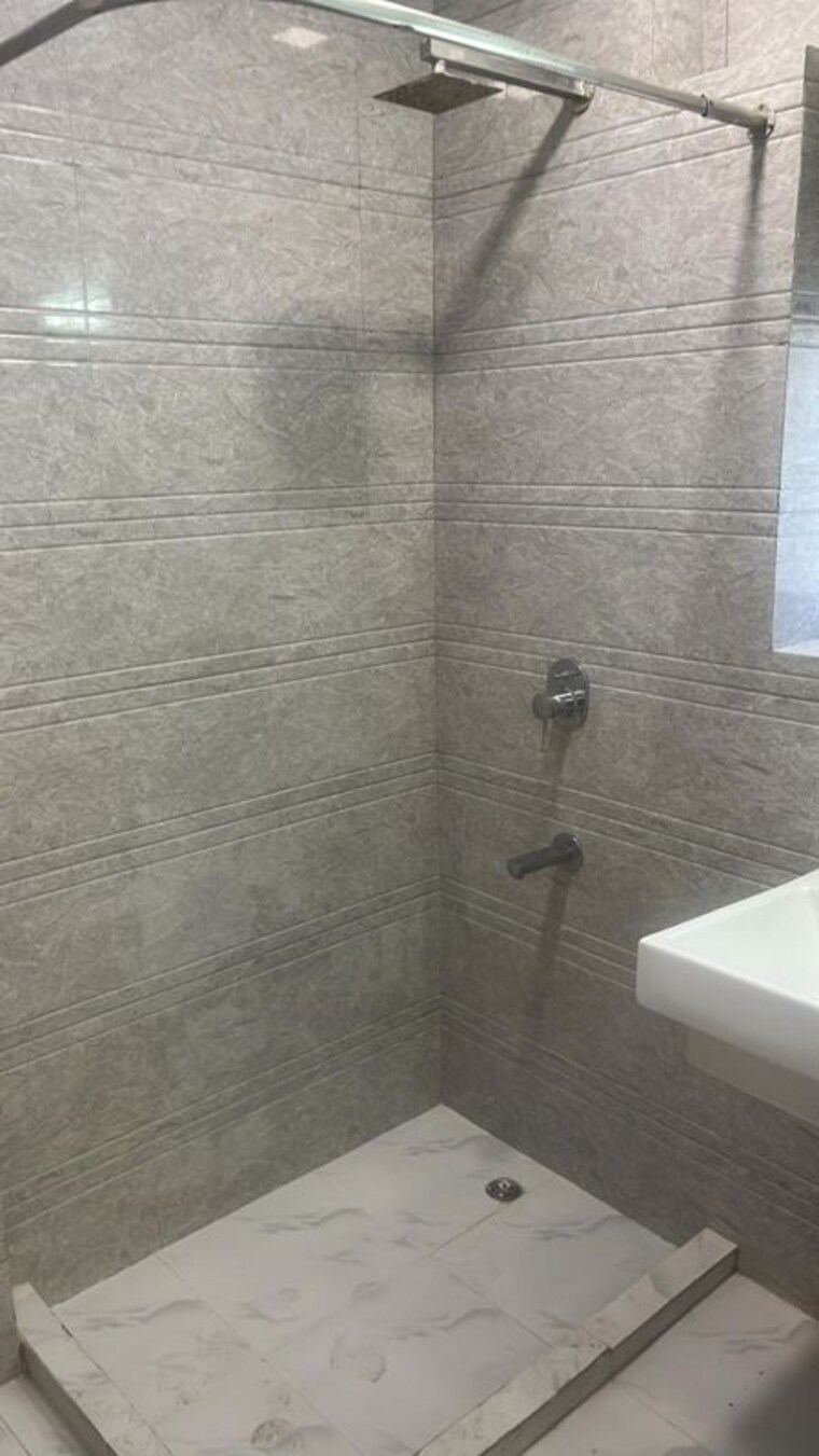 Bathroom, malviya nagar 3 Bedroom 1800 Sq.Ft. Builder Floor In Malviya Nagar Delhi 10318386