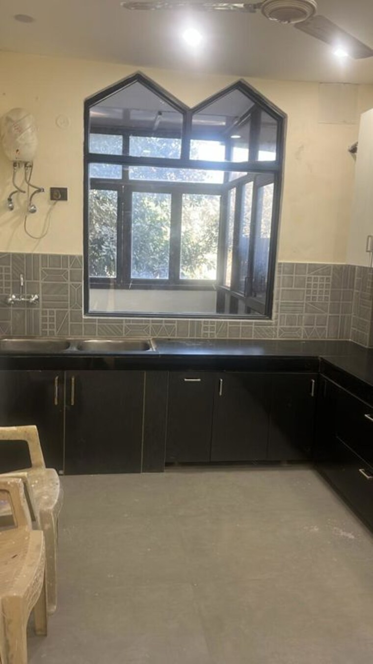 Kitchen, malviya nagar 3 Bedroom 1800 Sq.Ft. Builder Floor In Malviya Nagar Delhi 10318386