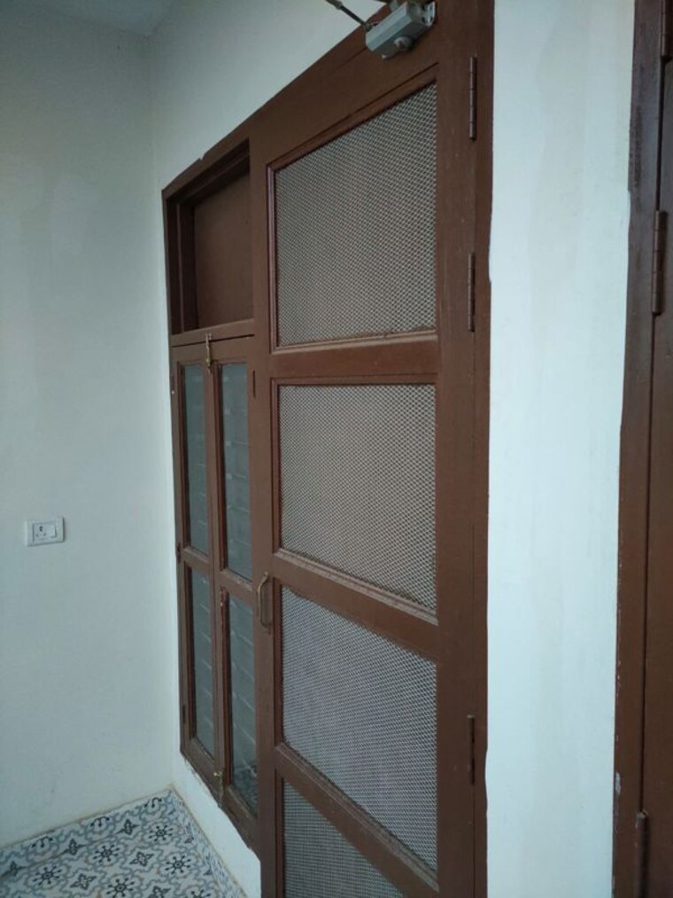 Room, sector 78 3 Bedroom 160 Sq.Yd. Builder Floor In Sector 78 Faridabad 10318382