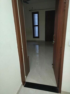 Building Lobby in 3 BHK Builder Floor at Sector 78 – for Rent