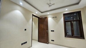 Room in 2 BHK Builder Floor at Saket – for Rent