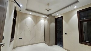 Room in 2 BHK Builder Floor at Saket – for Rent