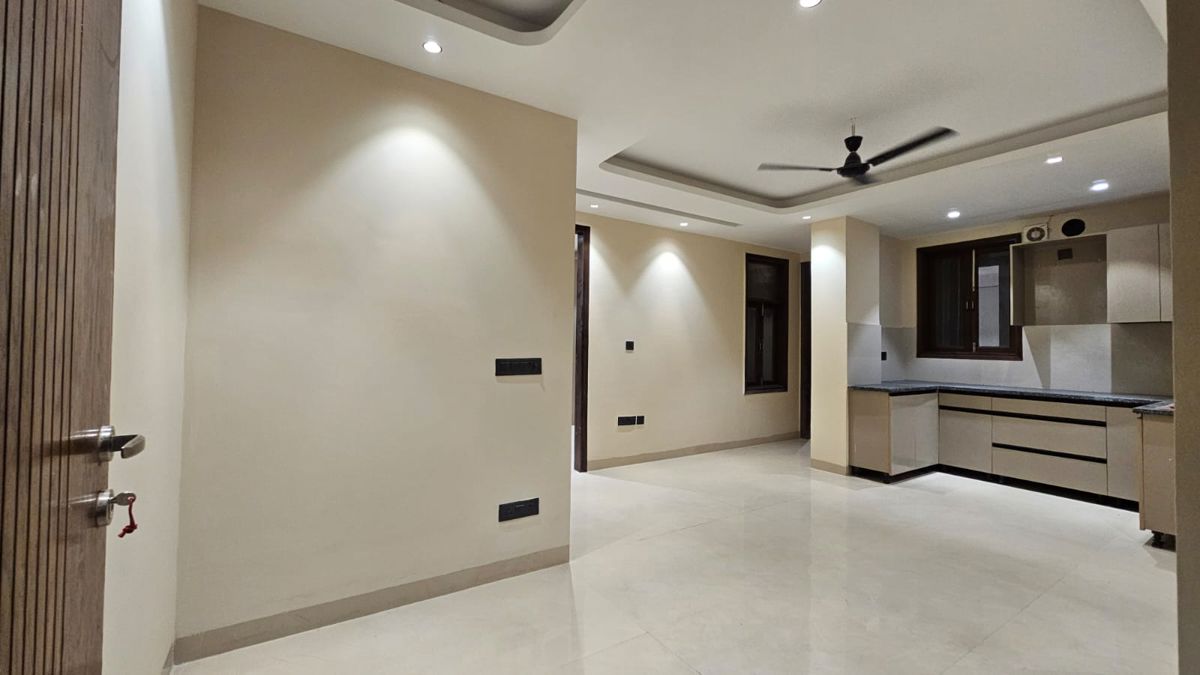 2 BHK + Pooja Room Builder Floor For Rent in Saket