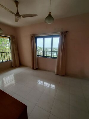 Room in 1 BHK Apartment at Maker Tower, Cuffe Parade – for Rent