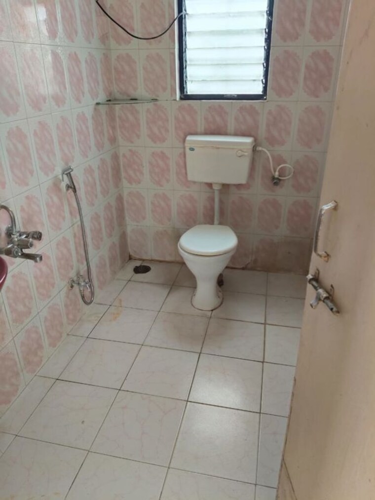 Bathroom, wakadewadi 2 Bedroom 1200 Sq.Ft. Apartment In Wakadewadi Pune 10318512