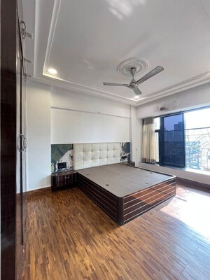 Bedroom in 2 BHK Apartment at Panorama Heights, Andheri West – for Rent