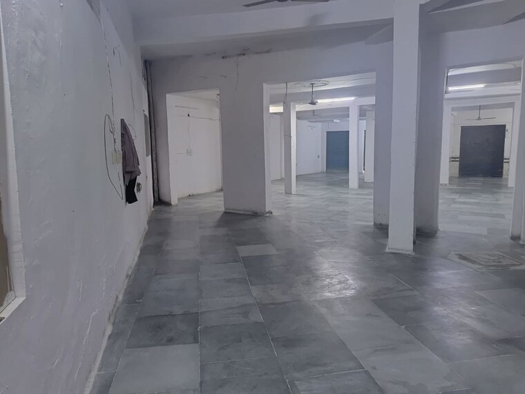 undefined, mayur vihar Commercial Warehouse 5250 Sq.Ft. In Mayur Vihar Delhi 10318524
