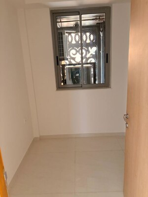 Room in 2.5 BHK Apartment at Lodha Bellagio, Powai – for Rent