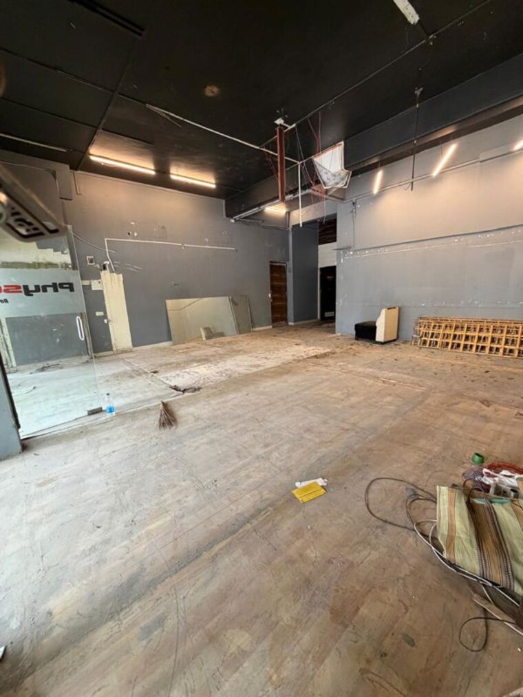 Team Area, parth-magnus Commercial Showroom 800 Sq.Ft. In Sanpada Navi Mumbai 10318547