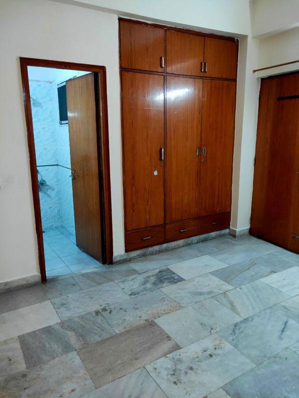 2 BHK Apartment For Rent in Windsor and Nova Society