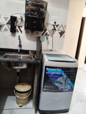 Furnished Amenities in 1 BHK Apartment at Aaram CHS, Santacruz East – for Rent