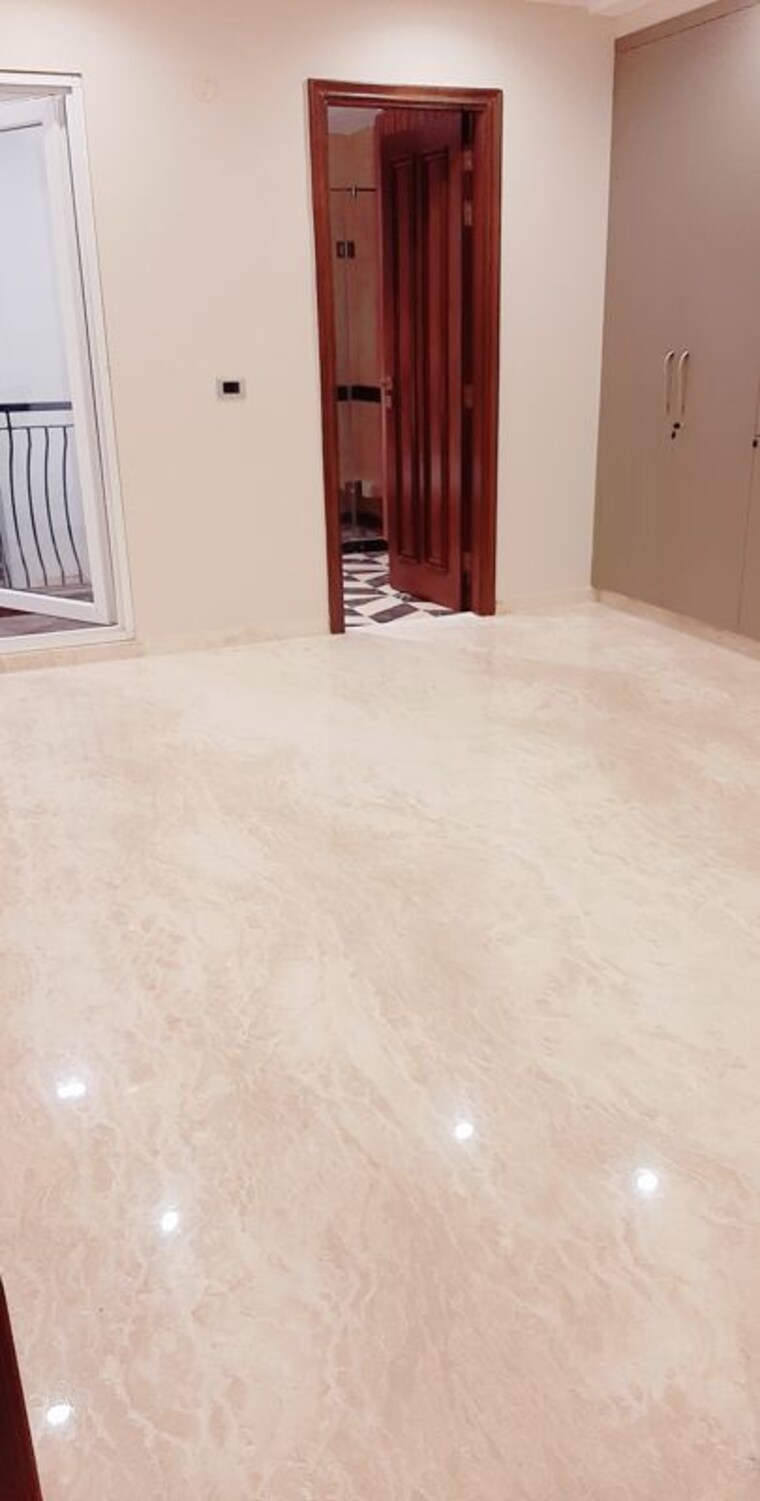 Room, green park extension 4 Bedroom 350 Sq.Yd. Builder Floor In Green Park Extension Delhi 10318580
