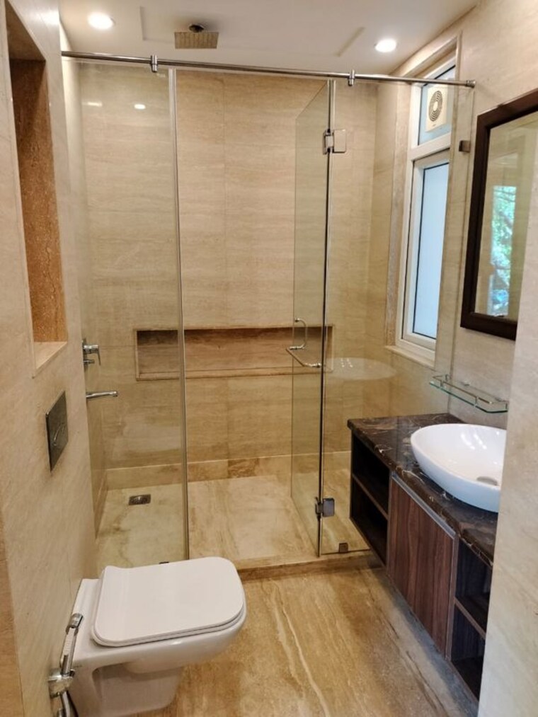 Bathroom, green park extension 4 Bedroom 311 Sq.Yd. Builder Floor In Green Park Extension Delhi 10318544