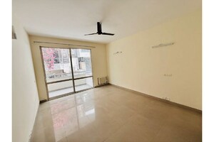 Room in 3 BHK Builder Floor at Unitech Woodstock Floors, Sector 50 – for Rent