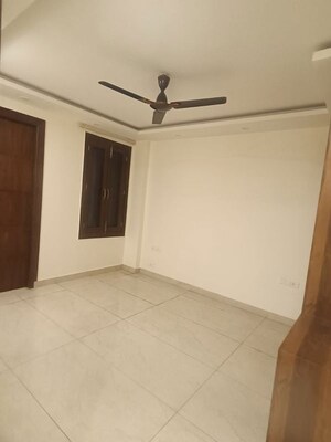 Room in 4 BHK Apartment at Ansal API Esencia, Sector 67 – for Rent
