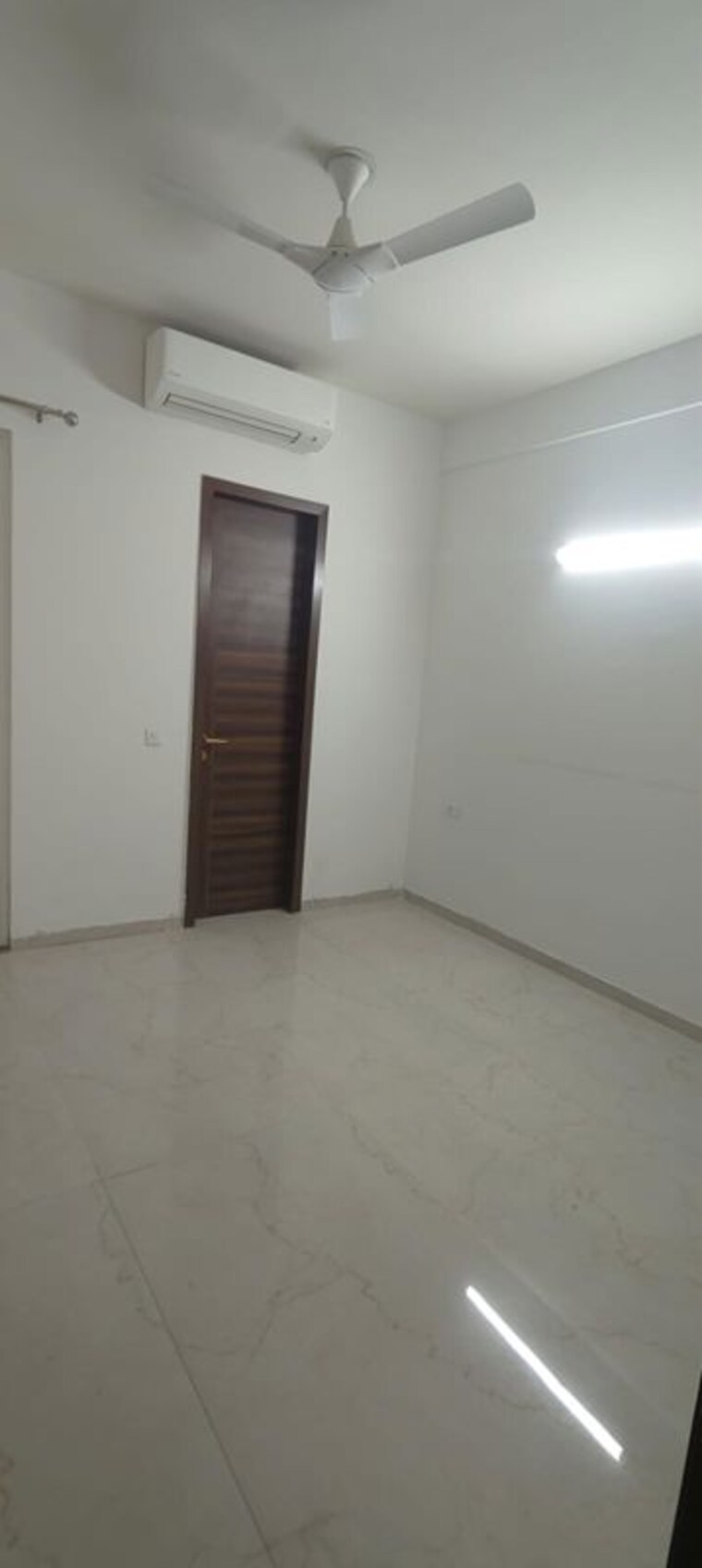 Room, smart-world-orchard 3.5 Bedroom 1680 Sq.Ft. Builder Floor In Sector 61 Gurgaon 10318600