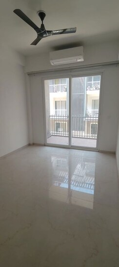 3.5 BHK + Study Room Builder Floor For Rent in Smart World Orchard