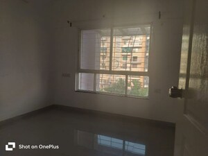 Room in 3 BHK Apartment at G K Roseland Residency, Pimple Saudagar – for Rent