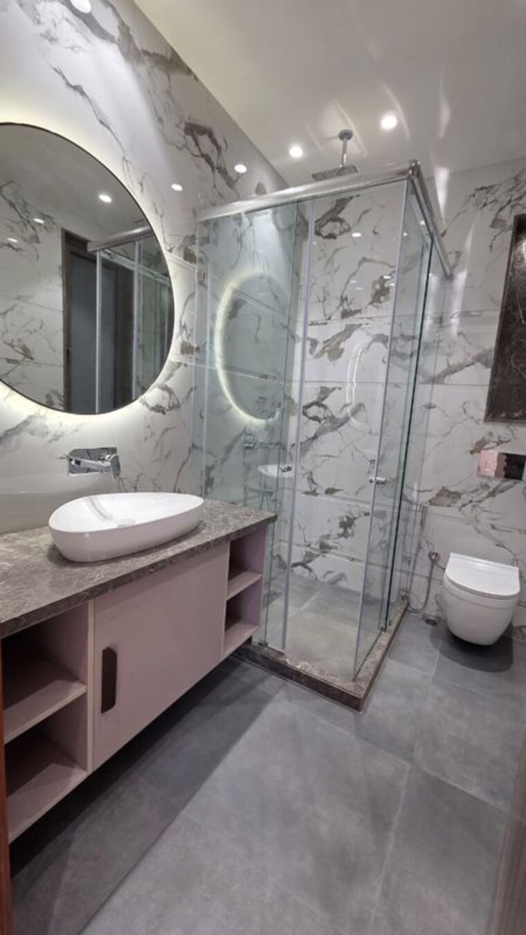 Bathroom, green park extension 4 Bedroom 350 Sq.Yd. Builder Floor In Green Park Extension Delhi 10318647