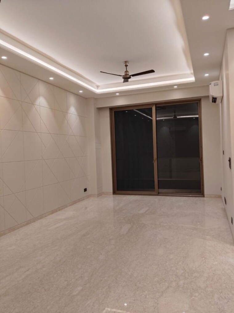 Room, green park extension 4 Bedroom 350 Sq.Yd. Builder Floor In Green Park Extension Delhi 10318647