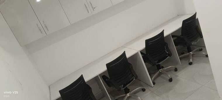 Team Area, gaur-city-mall Commercial Office Space 200 Sq.Ft. In Sector 4 Greater Noida Greater Noida 10318666