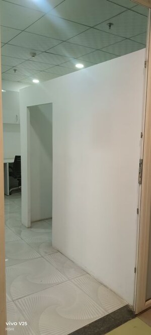Room in  Office Space at Gaur City Mall, Sector 4 Greater Noida – for Sale