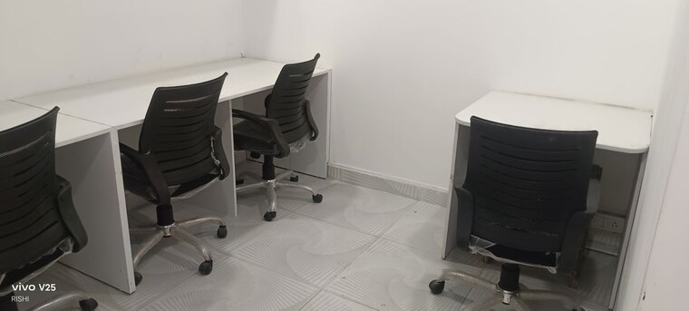 Team Area, gaur-city-mall Commercial Office Space 200 Sq.Ft. In Sector 4 Greater Noida Greater Noida 10318666