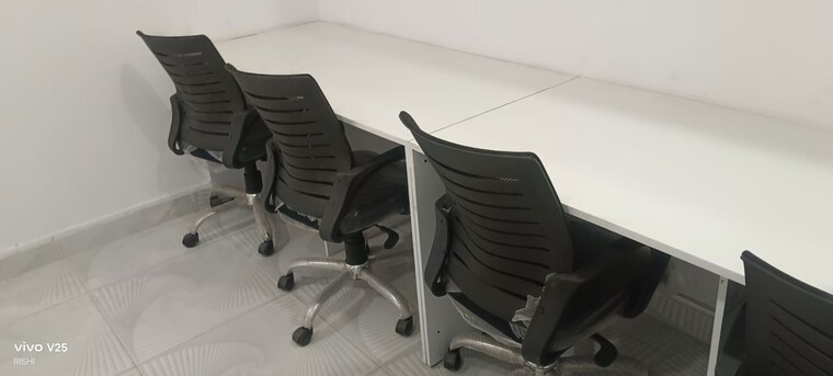 Team Area, gaur-city-mall Commercial Office Space 200 Sq.Ft. In Sector 4 Greater Noida Greater Noida 10318666