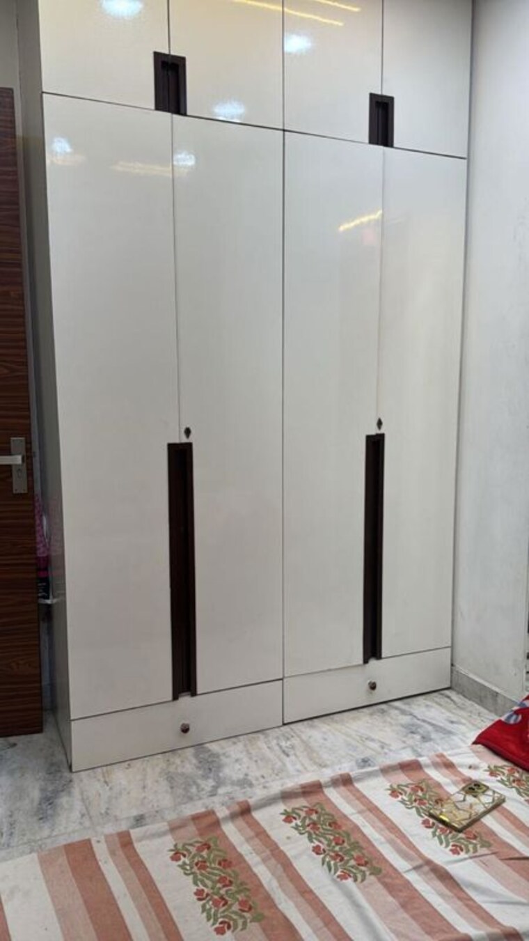 Room, shalimar bagh 1 Bedroom 600 Sq.Ft. Builder Floor In Shalimar Bagh Delhi 10318691