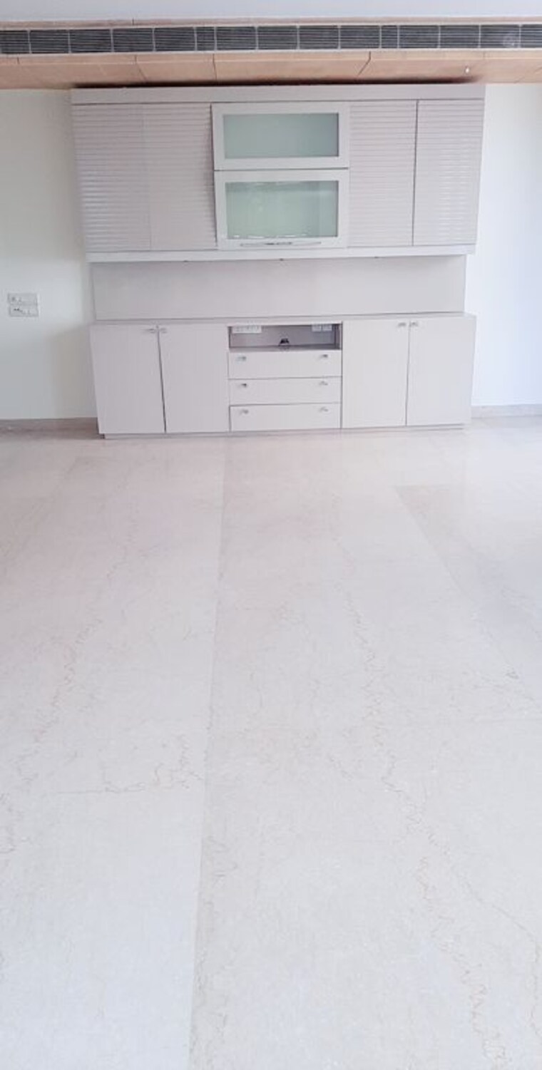 Room, panchsheel park 5 Bedroom 800 Sq.Yd. Builder Floor In Panchsheel Park Delhi 10318677