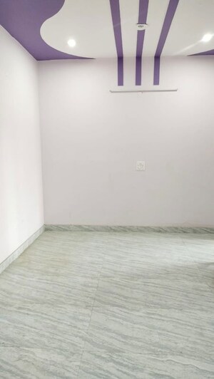 Room in 3 BHK Builder Floor at Sunny Enclave – for Rent